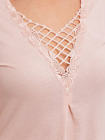 VIHIA s mriežkovanou čipkou